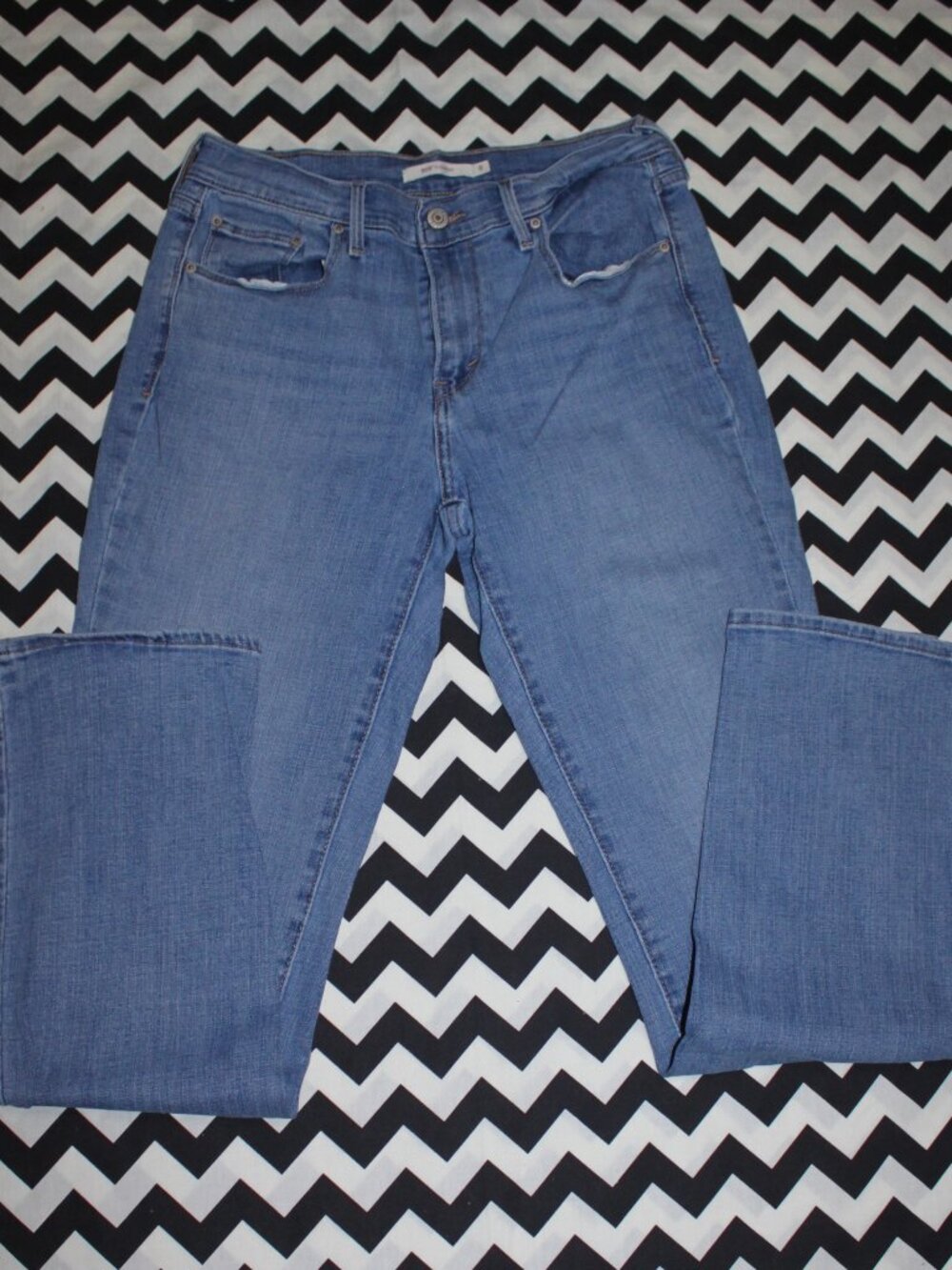 Women's 505 Straight Levi's Jeans - Size 8     (pair #3)